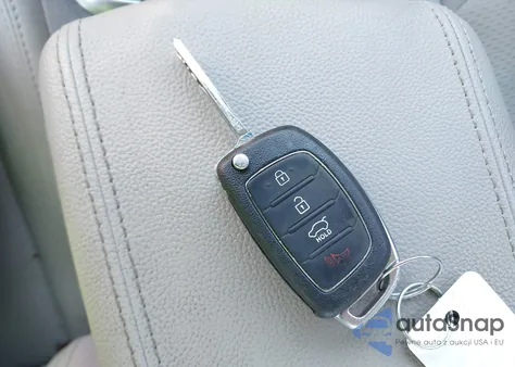 2015 Hyundai Sonata Se из США, поврежденный, VIN 5NPE24AF5FH173938